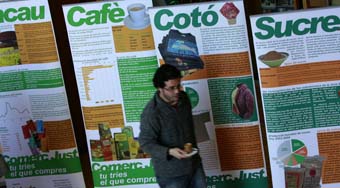 Fair trade campaign at the University of Valencia.